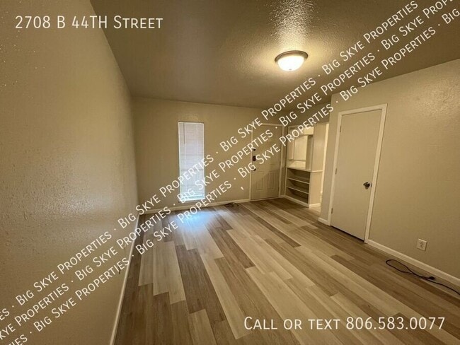 2708 44th St