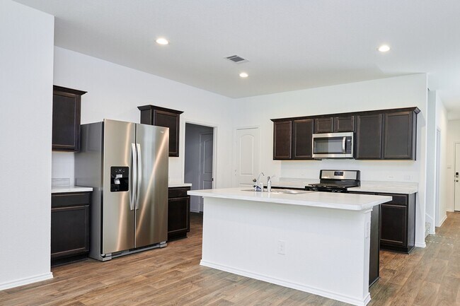 Photo - 16877 Short Pnes Dr