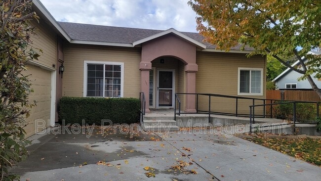 Building Photo - 917 W Greenhead St