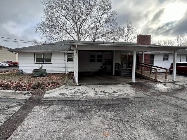 Photo - 235 N Michigan St