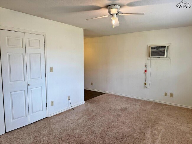 Photo - 2941 Stearns Ave