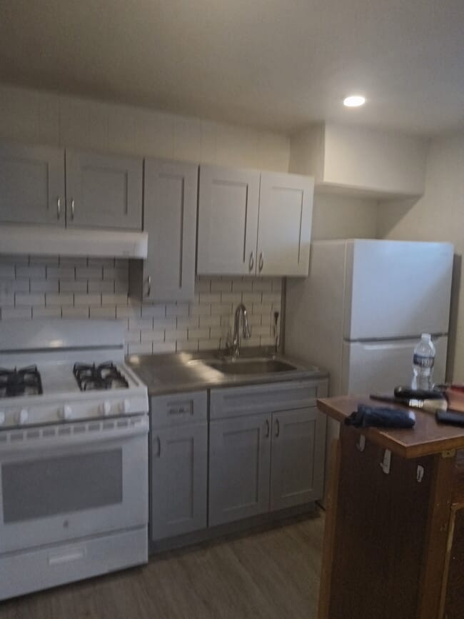 Building Photo - 5724 Malvern Ave Unit 2