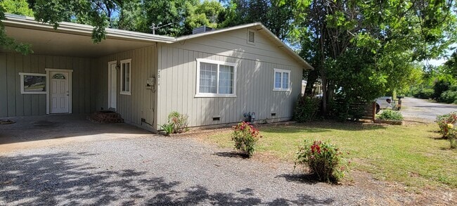 Building Photo - Spacious 2 Bedroom With Carport and Storag... Rental
