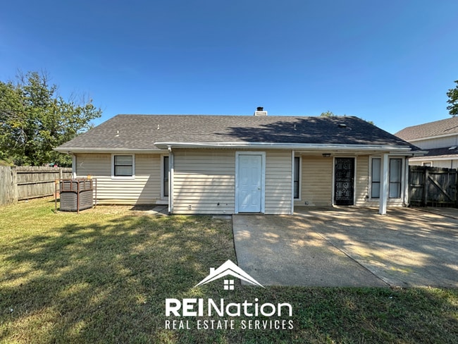 Photo - MEMPHIS MUST-HAVE! 3BR/2BA | Vaulted Ceilings & Rustic Fireplace | Fenced Yard!
