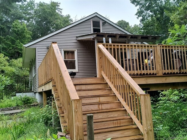 Photo - 28 Pine Tree Ln