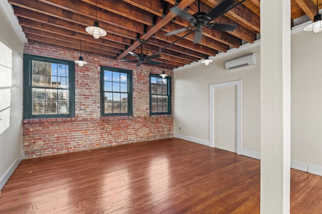 Photo - Beautiful One Bedroom Downtown Condo