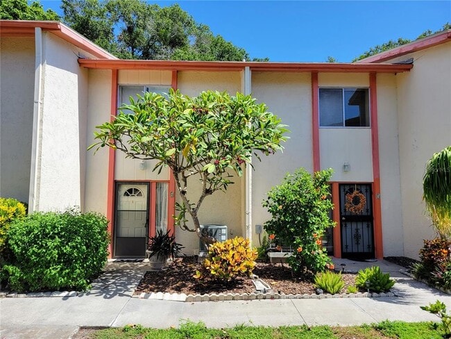 Building Photo - 1635 58th Terrace S