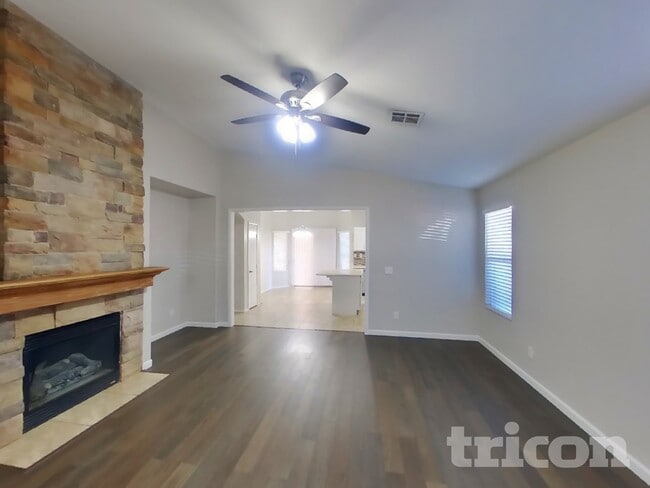 Photo - 11049 Zampino St