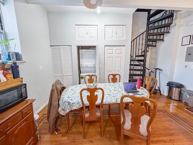 Photo - 255 4th St Unit 2L