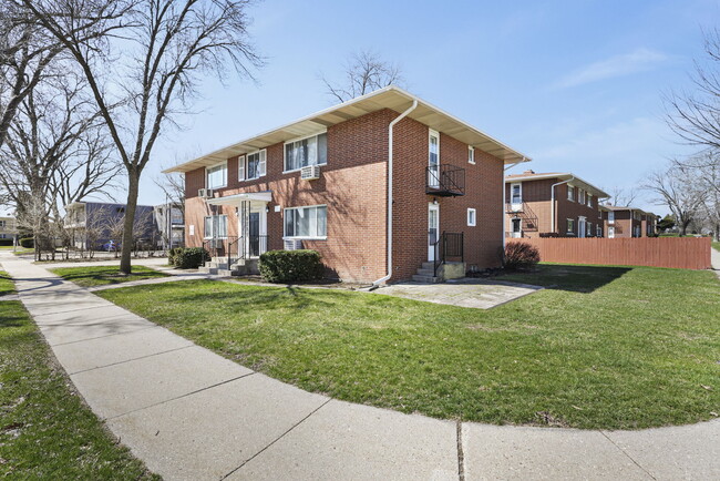 Building Photo - 905 Magnolia Ln