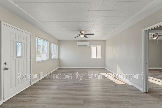 Photo - 230 W Whittier Ave