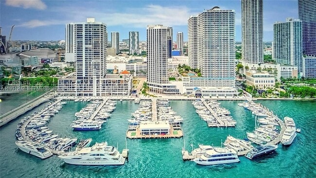 Building Photo - 555 NE 15th St Unit 29F