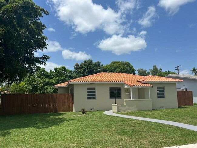 Photo - 875 Westward Dr