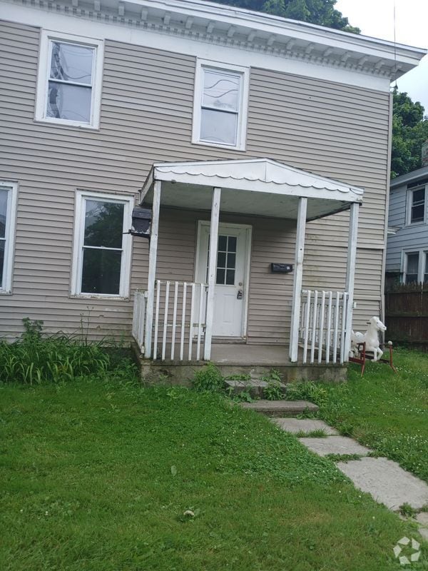 Building Photo - 42 E Cayuga St Rental
