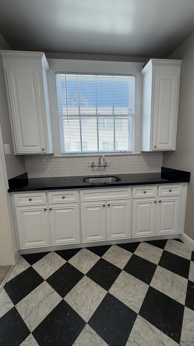 Kitchen 1 - Arlington