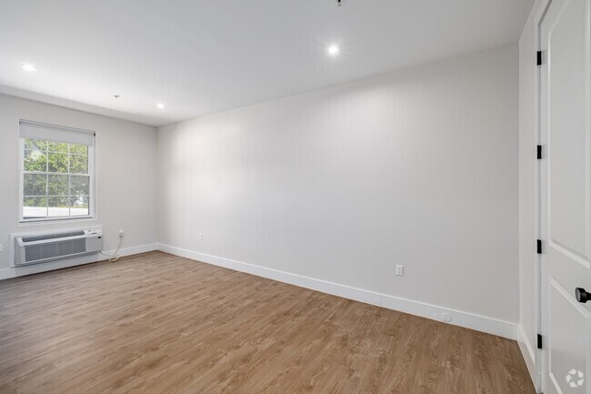 3 habitaciones, 2 baños - 1236 pies cuadrados - Tercer dormitorio