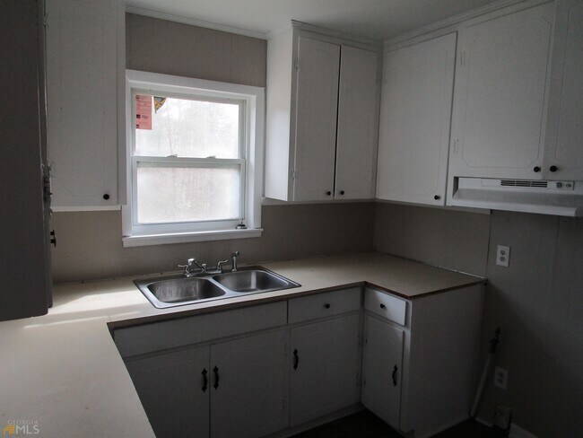 Photo - 3433 Hollingsworth Rd