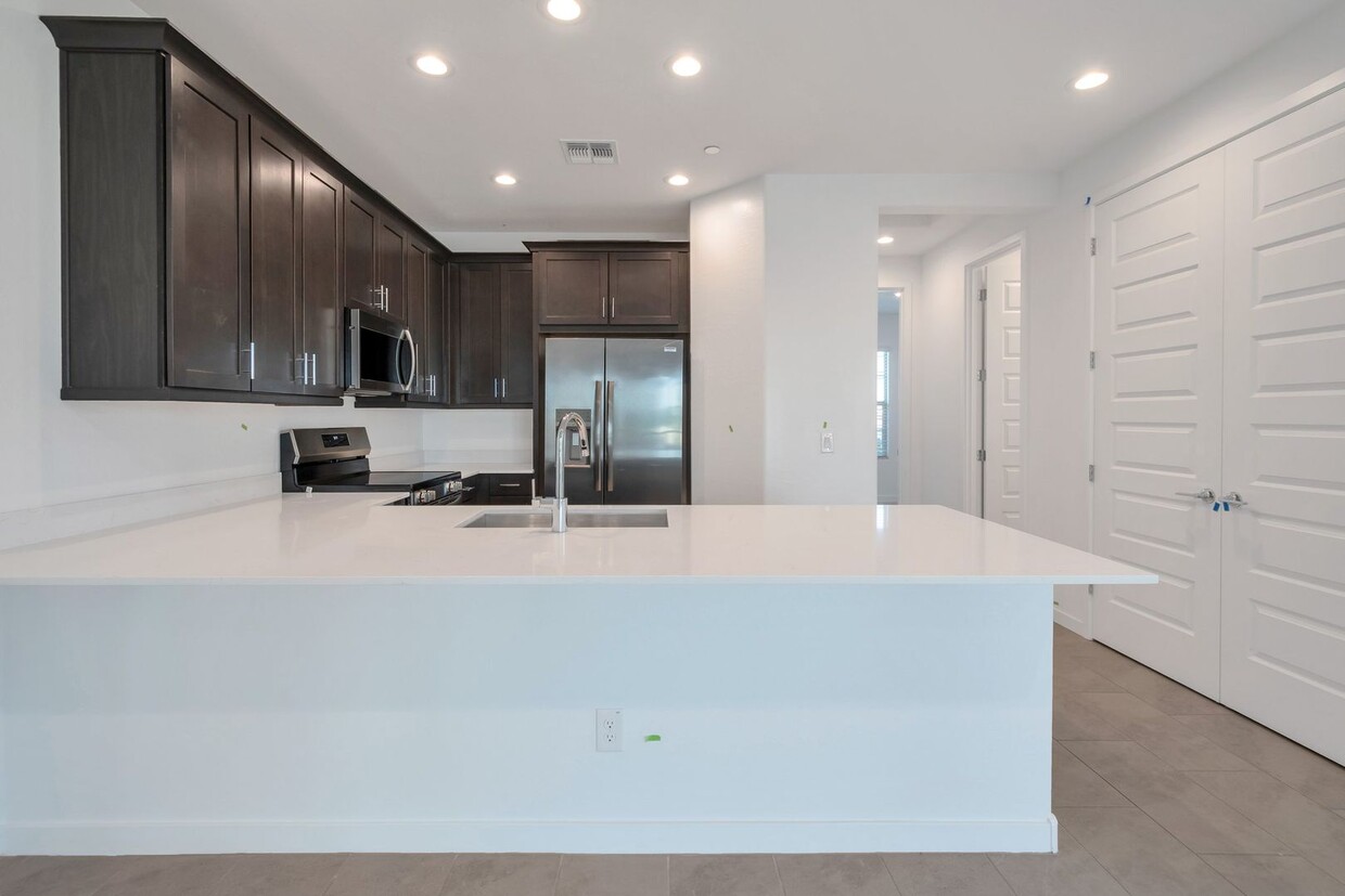 Like Brand New Luxurious Modern 3 Bedroom ... - Like Brand New Luxurious Modern 3 Bedroom ...
