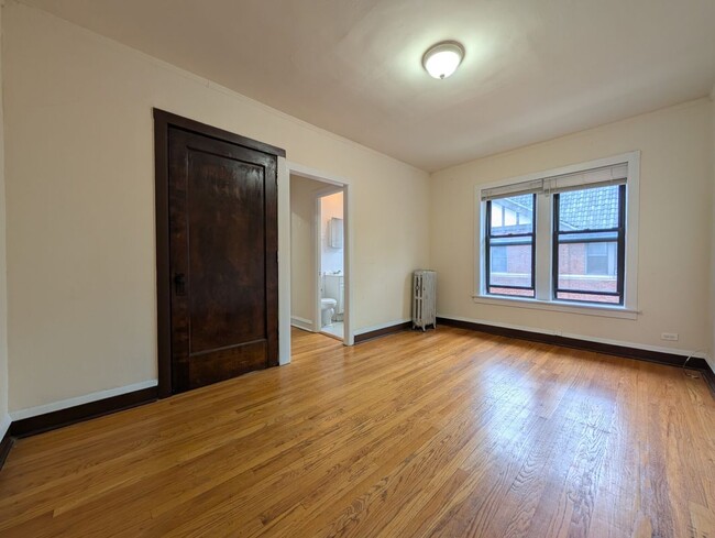 Building Photo - 2700 N Spaulding Ave Unit 3312-3AA
