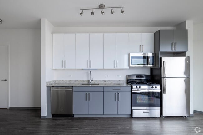 2BR, 2BA - 884SF - Kitchen - Noca Blu Apartment Homes