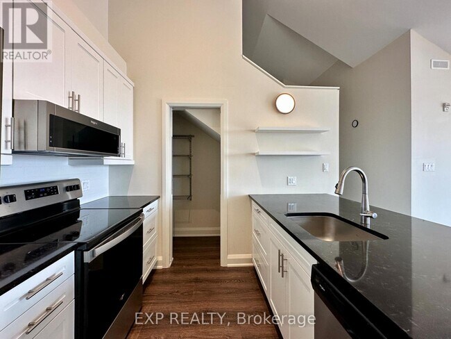 Photo - 33 Maple Grove Rd