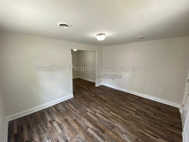 Photo - 806 Weedon St Unit A