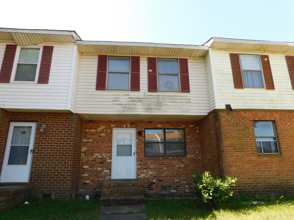 Photo - 215 Greenbrier Ave
