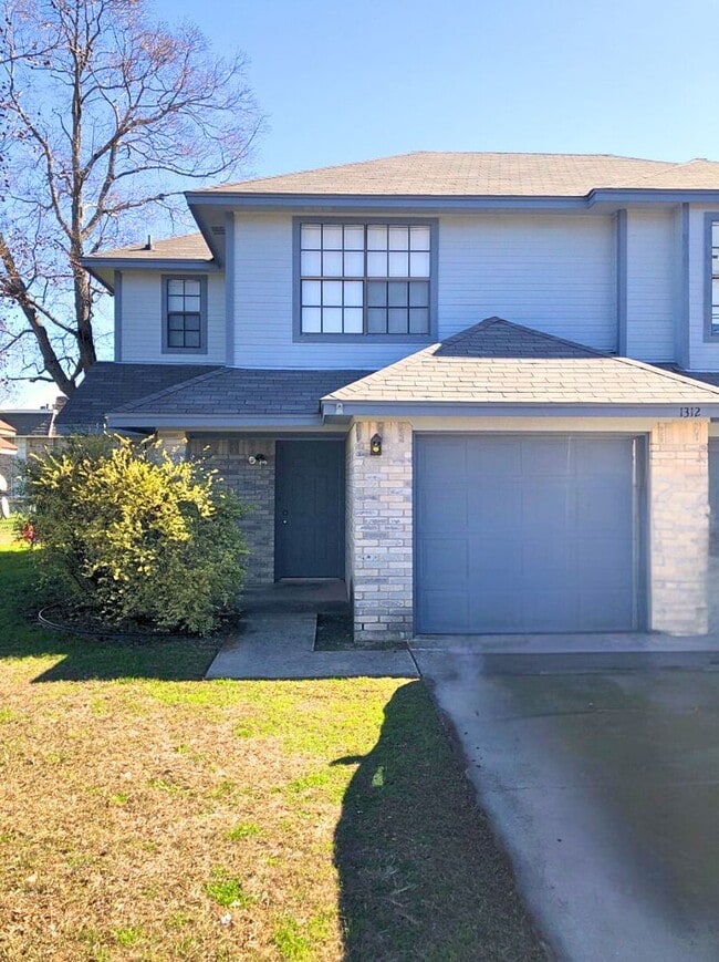 Photo - 1312 Opal Rd Unidad A