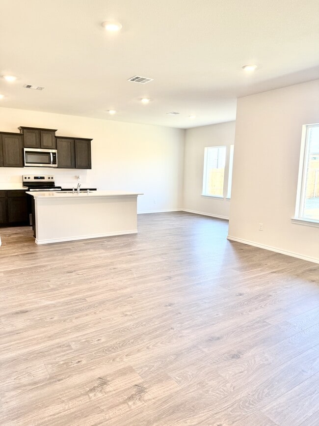 Photo - 1713 Potomac Ln