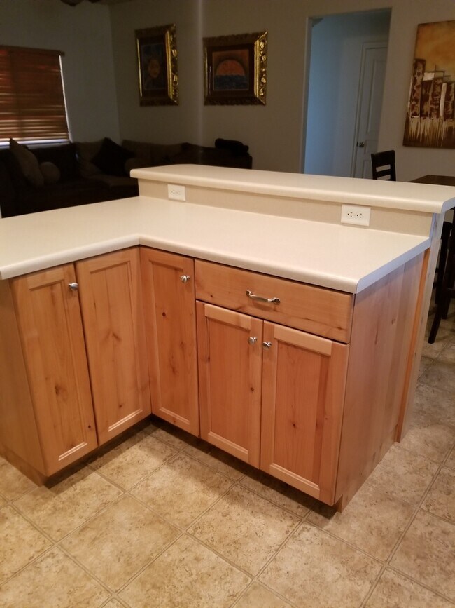 Fully Furnished!! Snowbird and builder Spe... House House Rental in