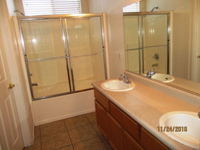 Photo - Henderson 3 Bedroom Townhouse!