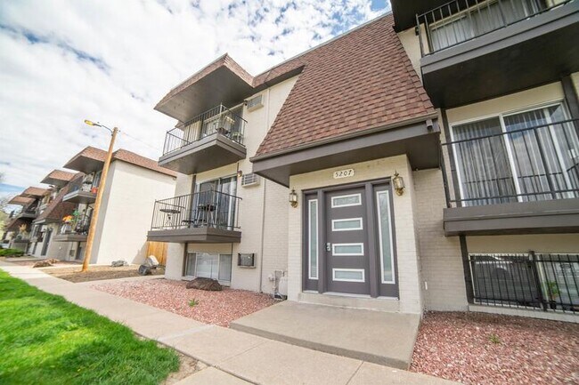 Photo - 5205 E Exposition Ave Unit 103