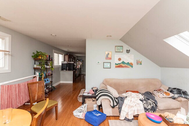 Photo - 848 N Wood St Unit 3
