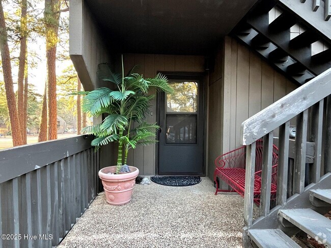 Building Photo - 5 Pine Tree Rd Rental