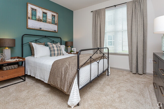 2 BR, 2 BA - 1170 SF