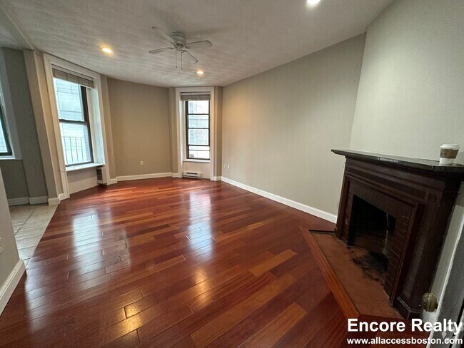 Building Photo - 252 Newbury St Unit #250-1R Rental