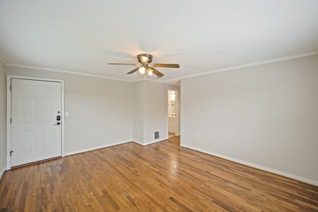 Photo - 1539 Hawthorne St Unit 4