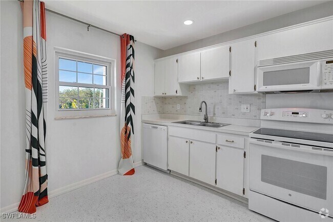 Building Photo - 6731 Panther Ln Unit D6 Rental
