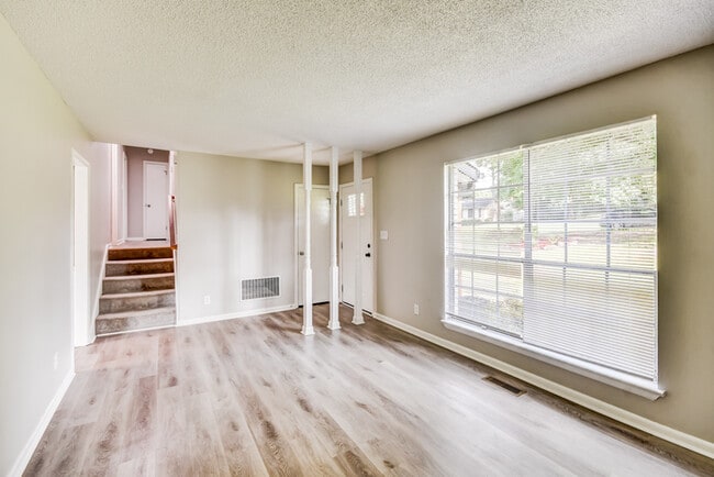 Photo - 2904 Clement St