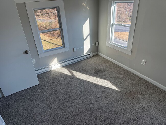 Photo - Cozy Three Bedroom Home in HDG!