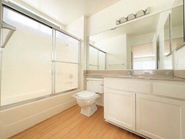 Photo - 1345 S Westgate Ave Unit 305