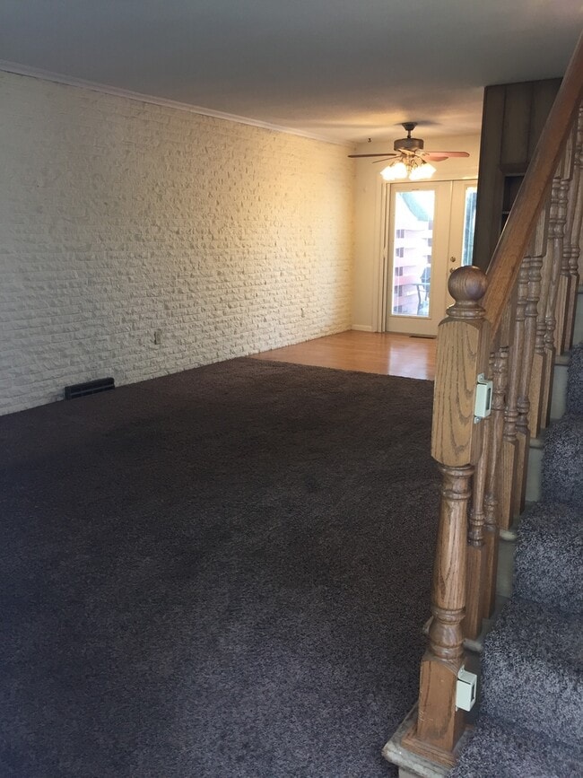Photo - Gorgeous 2 Bedroom, 1.25 Bath Townhouse near UIHC