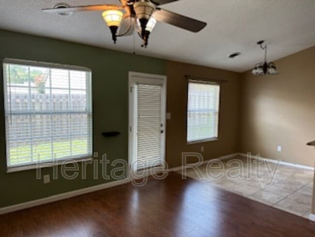 Photo - 8617 Little Field Way