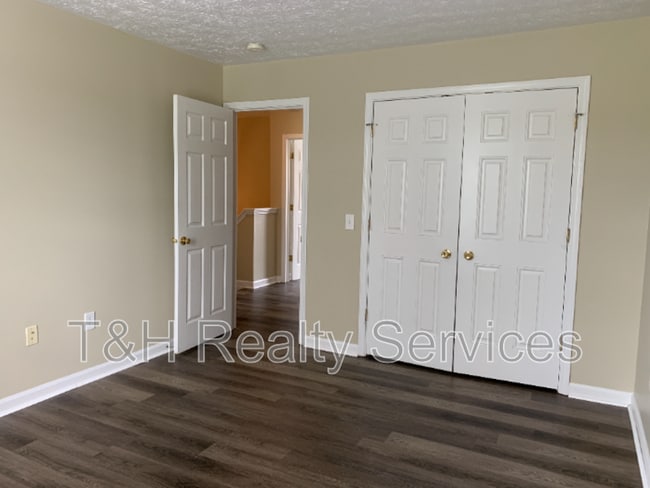 Photo - 7756 Mountain Stream Way