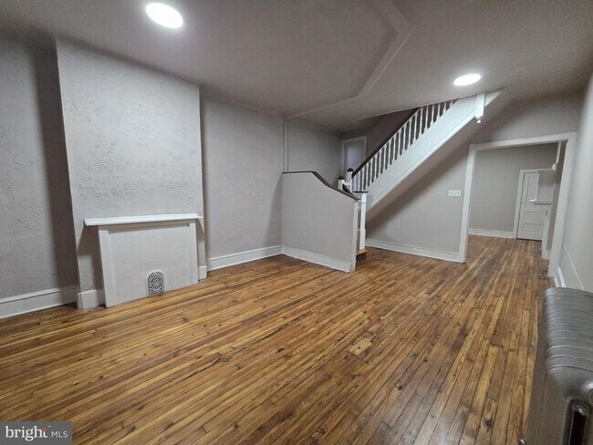 Photo - 2536 W Cumberland St