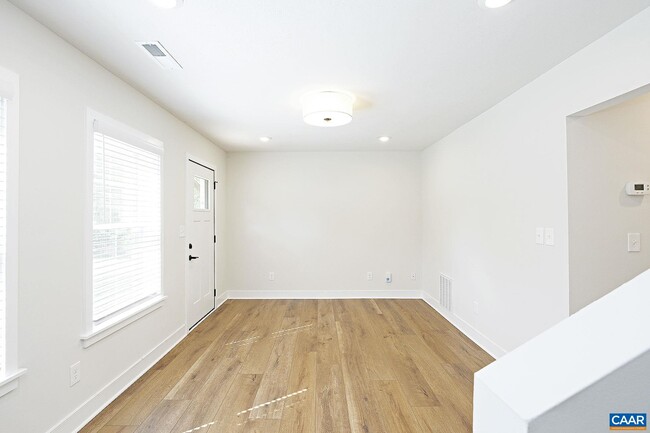 Photo - 917 Belmont Ave