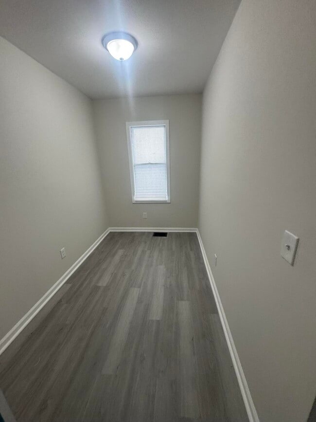 Photo - 15827 Tracey St