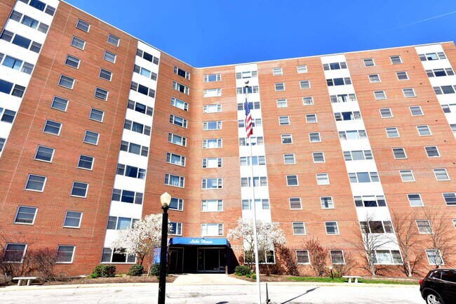 Photo - 11850 Edgewater Dr Unit 820