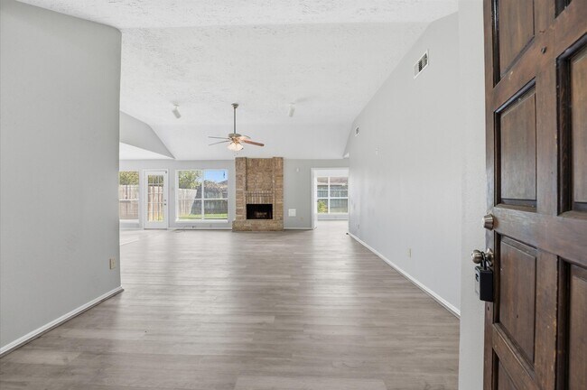 Photo - 7011 Lost Thicket Dr