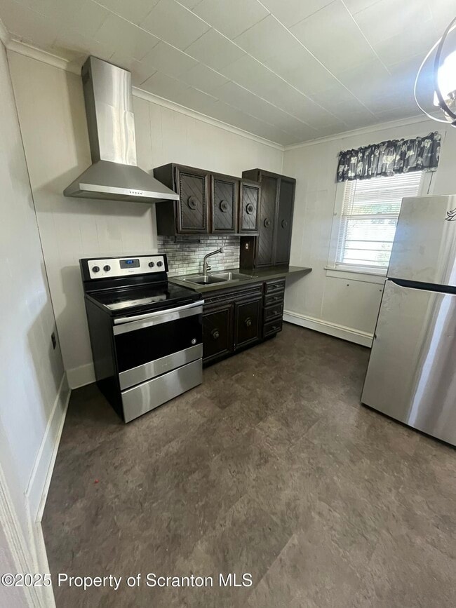 Photo - 525 E Lackawanna Ave